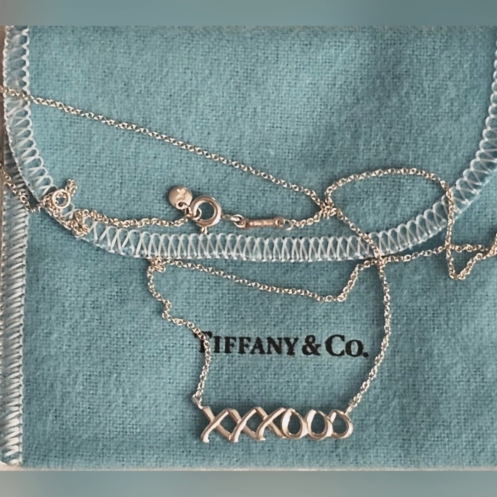 Tiffany & Co Palomas Graffiti Sterling Silver Love and Kisses Necklace